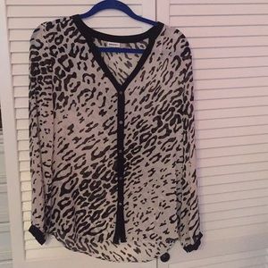 Black and white DKNYC top